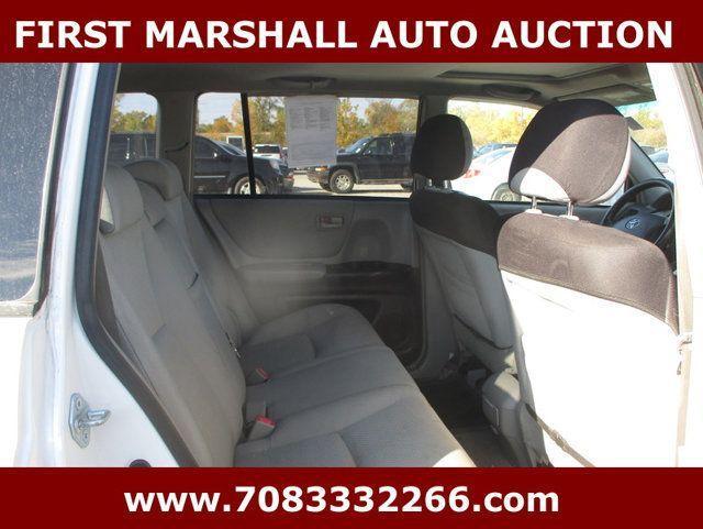 used 2007 Toyota Highlander car, priced at $1,800