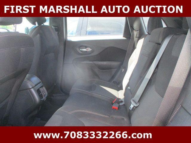 used 2015 Jeep Cherokee car, priced at $3,100