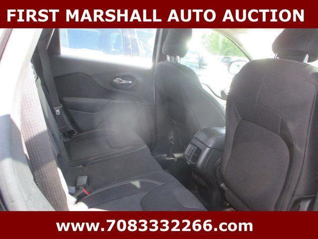 used 2015 Jeep Cherokee car, priced at $3,100
