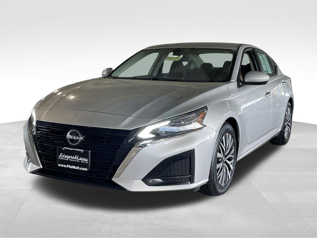 used 2023 Nissan Altima car, priced at $17,985