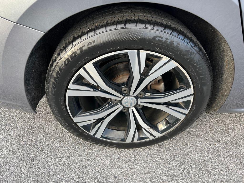 used 2022 Volkswagen Passat car, priced at $17,985