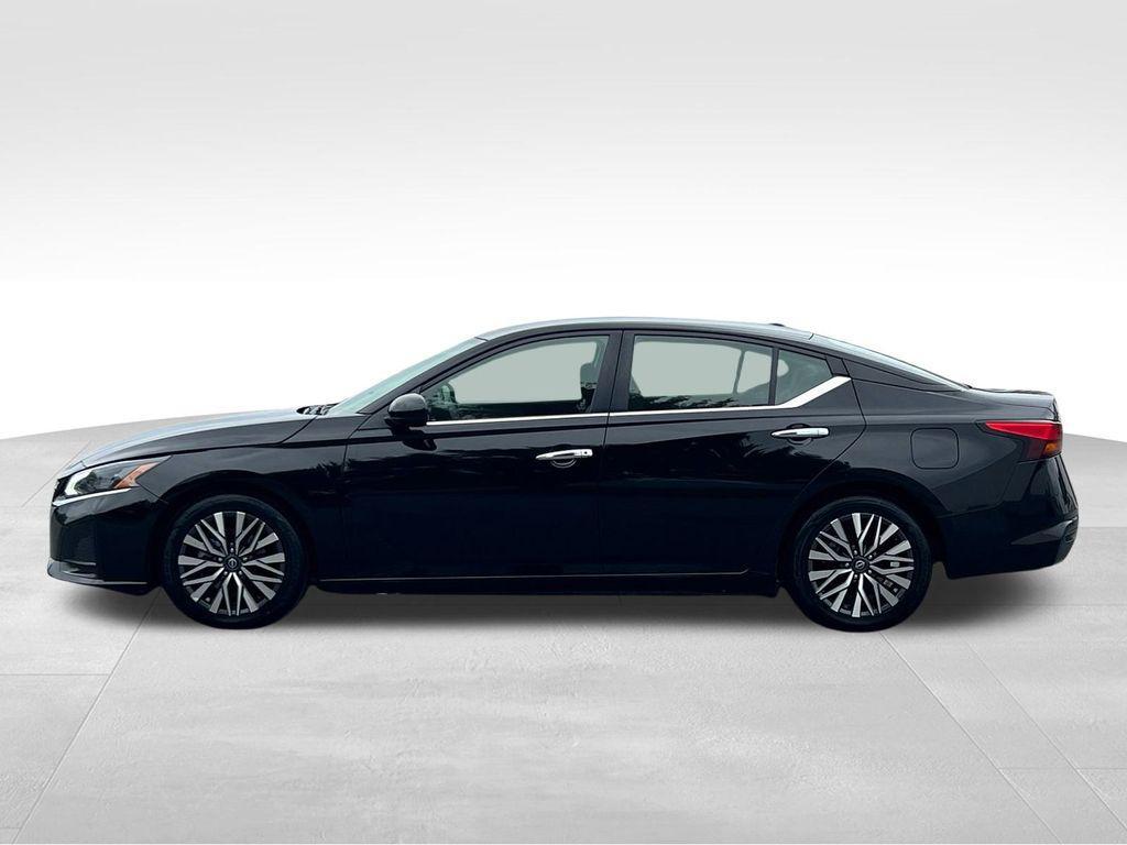 used 2023 Nissan Altima car, priced at $17,995