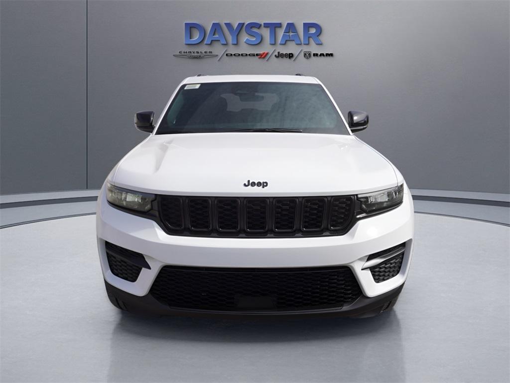 new 2025 Jeep Grand Cherokee car, priced at $44,774
