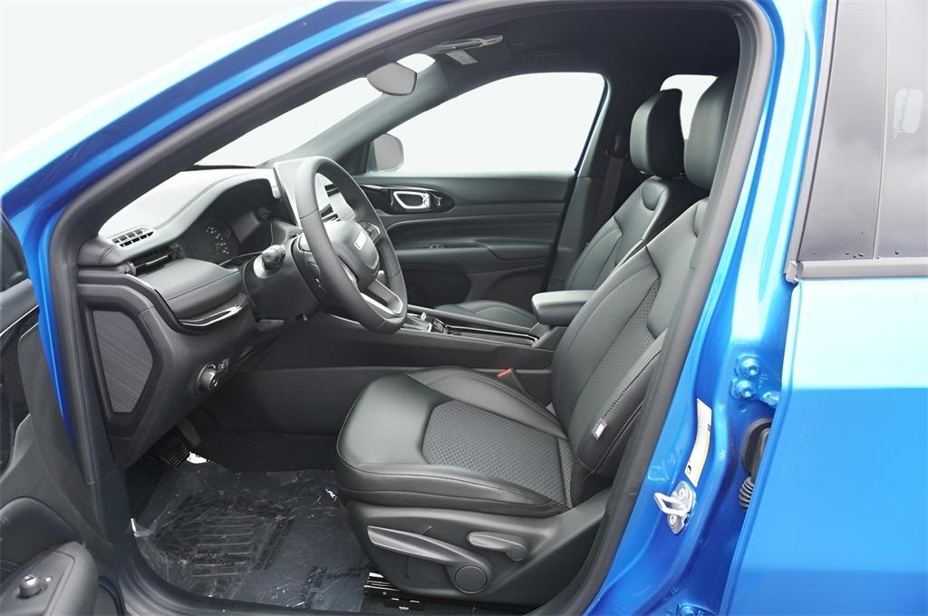 new 2025 Jeep Compass car