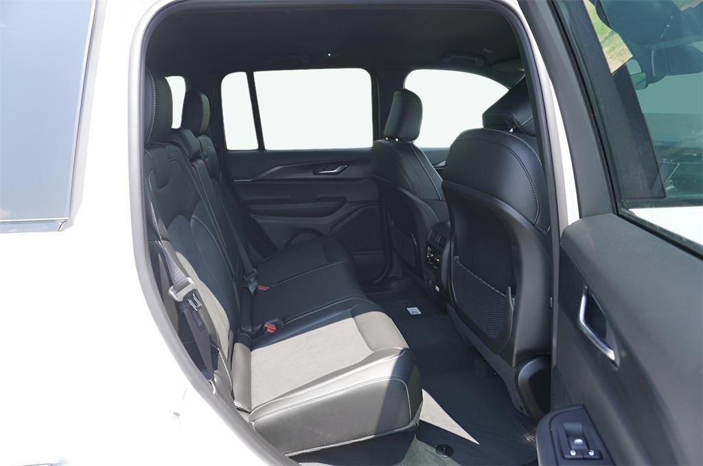 new 2025 Jeep Grand Cherokee car, priced at $48,275