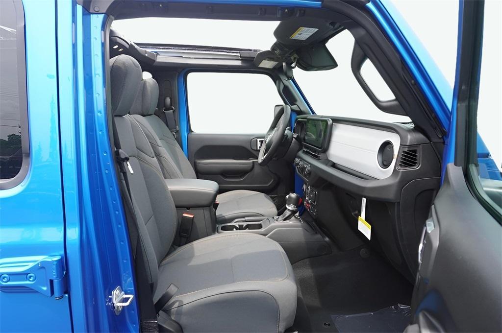 new 2025 Jeep Wrangler car, priced at $58,570