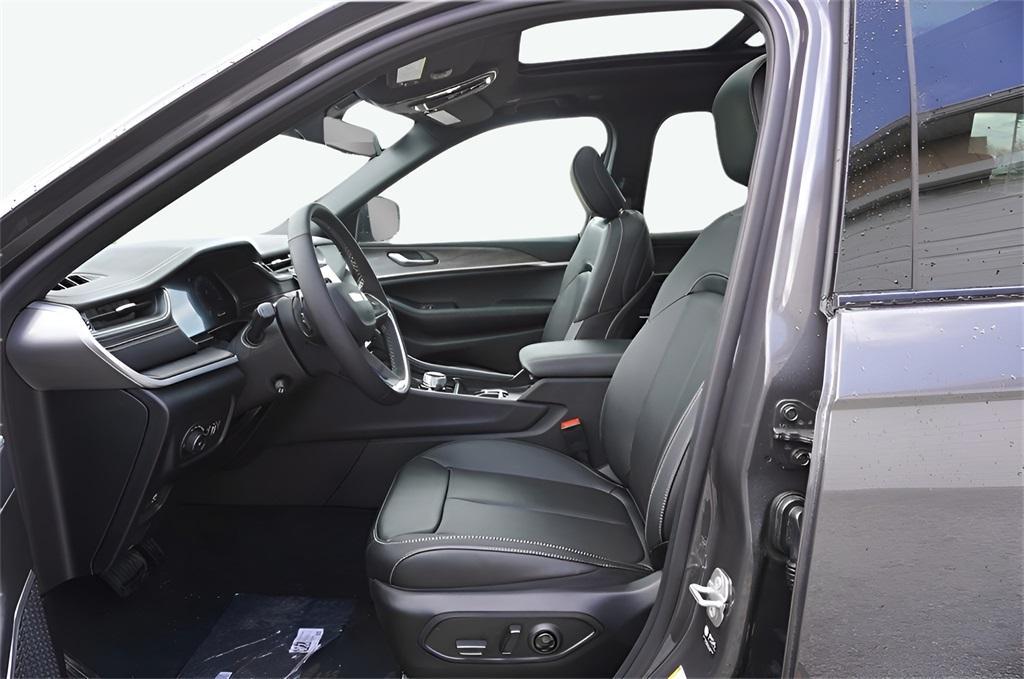 new 2025 Jeep Grand Cherokee L car, priced at $59,535