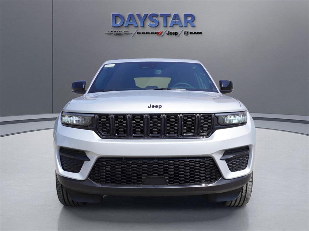 new 2024 Jeep Grand Cherokee car, priced at $42,670