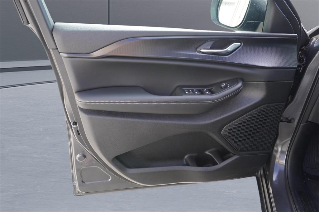 new 2025 Jeep Grand Cherokee car, priced at $40,362