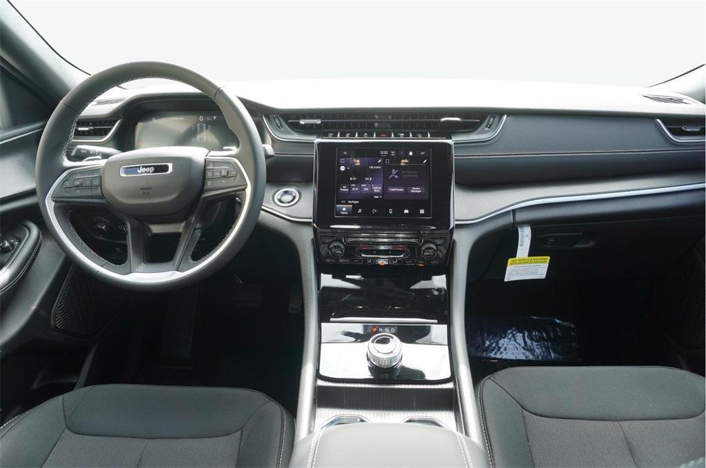 new 2025 Jeep Grand Cherokee car, priced at $40,362