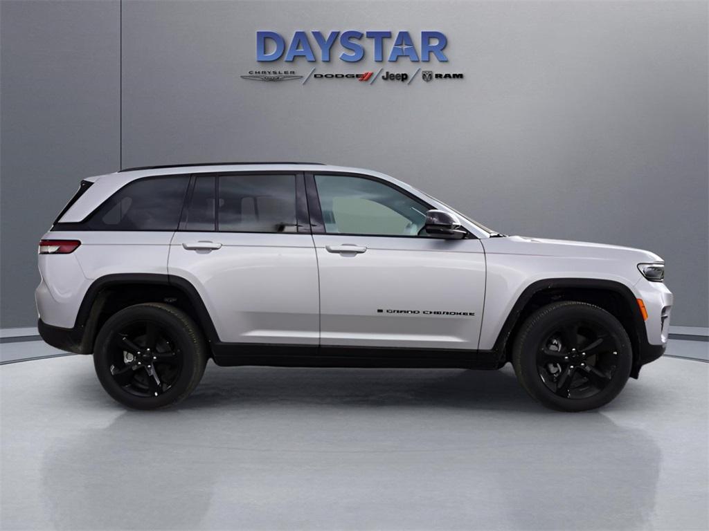 new 2025 Jeep Grand Cherokee car, priced at $47,675