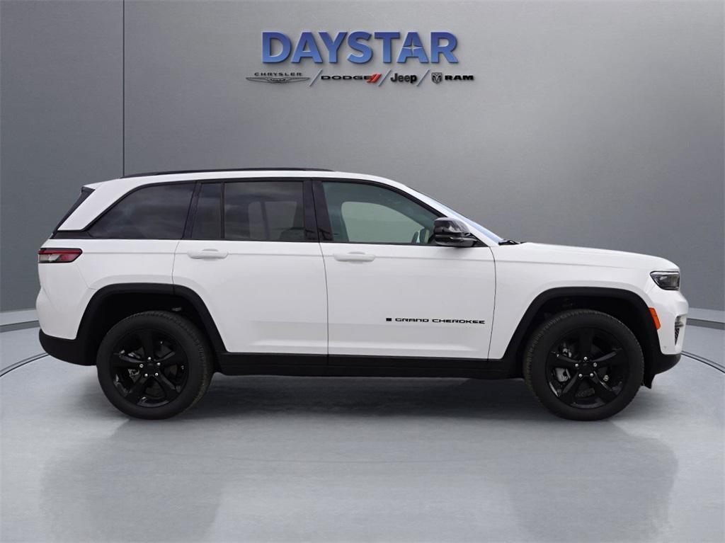 new 2024 Jeep Grand Cherokee car, priced at $52,135