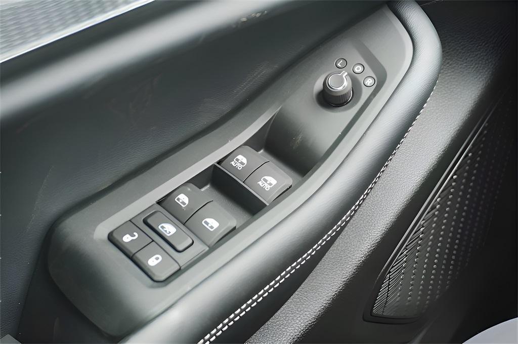 new 2025 Jeep Grand Cherokee car, priced at $48,870