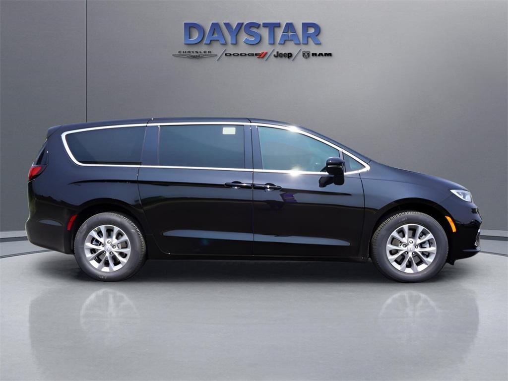 new 2025 Chrysler Pacifica car, priced at $51,685