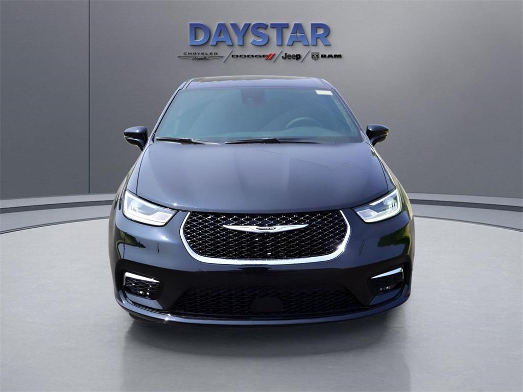 new 2025 Chrysler Pacifica car, priced at $51,685