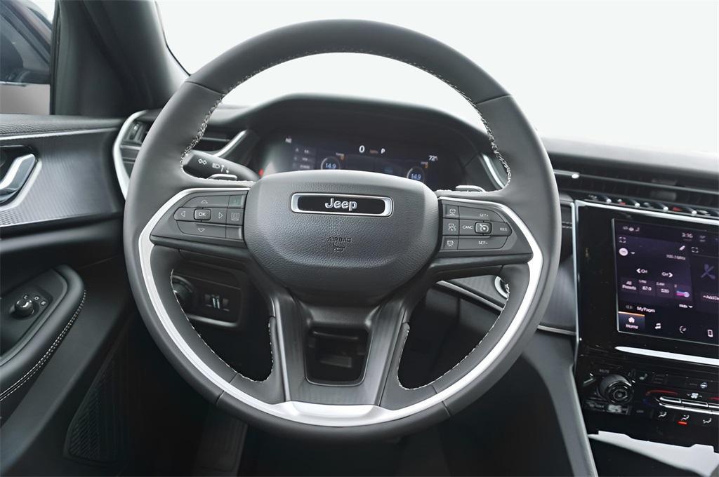 new 2025 Jeep Grand Cherokee car, priced at $48,870