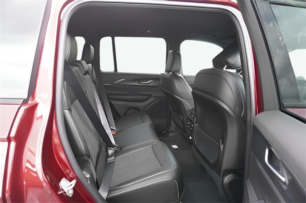 new 2025 Jeep Grand Cherokee car, priced at $48,870