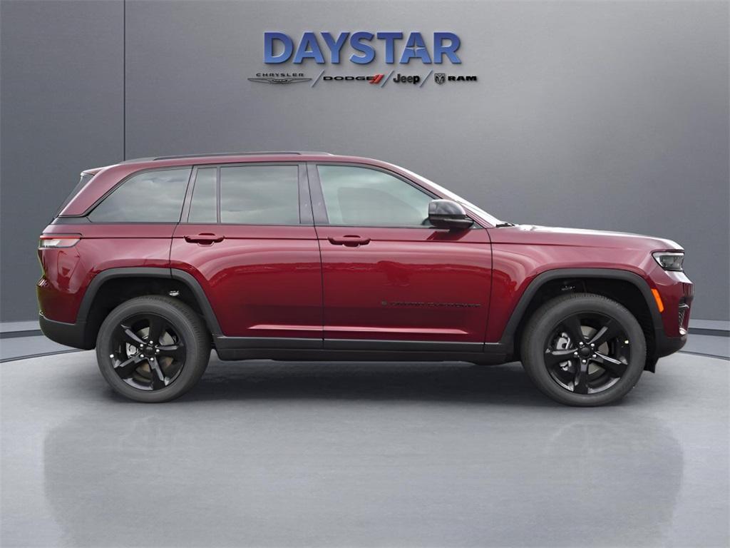 new 2025 Jeep Grand Cherokee car, priced at $48,870