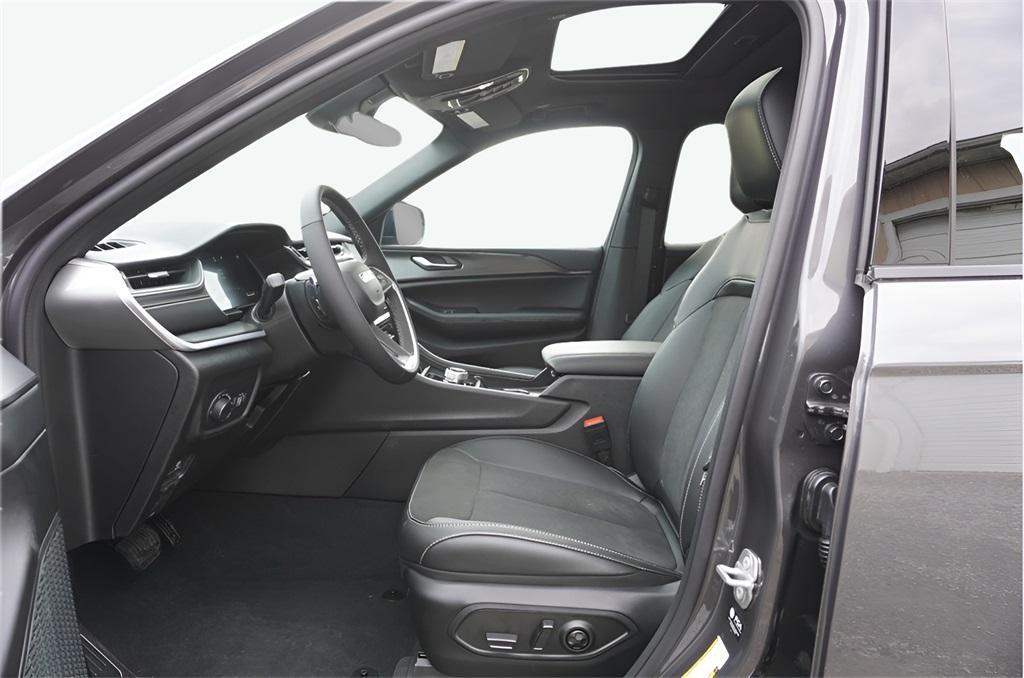 new 2025 Jeep Grand Cherokee L car, priced at $47,720