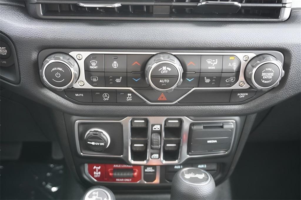 new 2025 Jeep Wrangler car, priced at $58,570