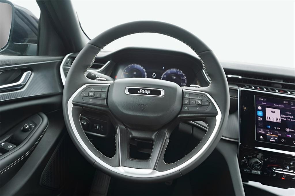 new 2025 Jeep Grand Cherokee car, priced at $48,870