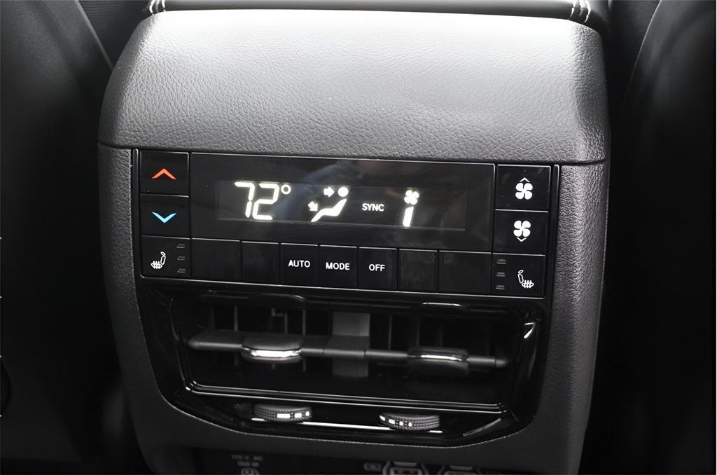 new 2024 Jeep Grand Cherokee L car, priced at $53,230