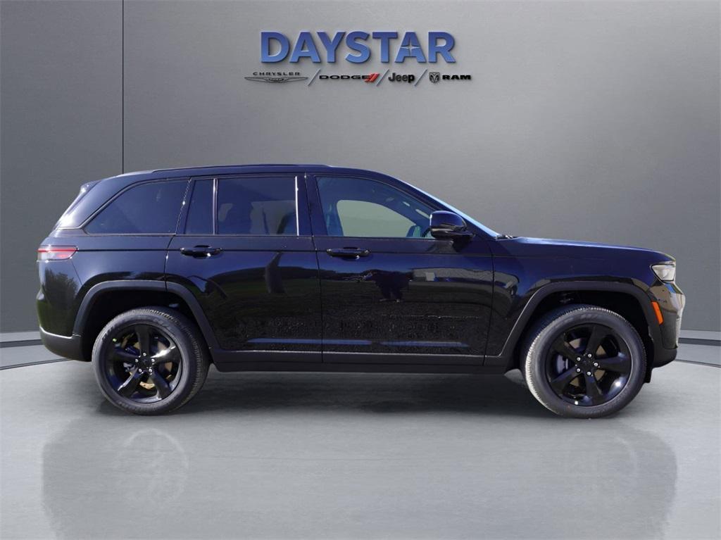 new 2025 Jeep Grand Cherokee car, priced at $44,670