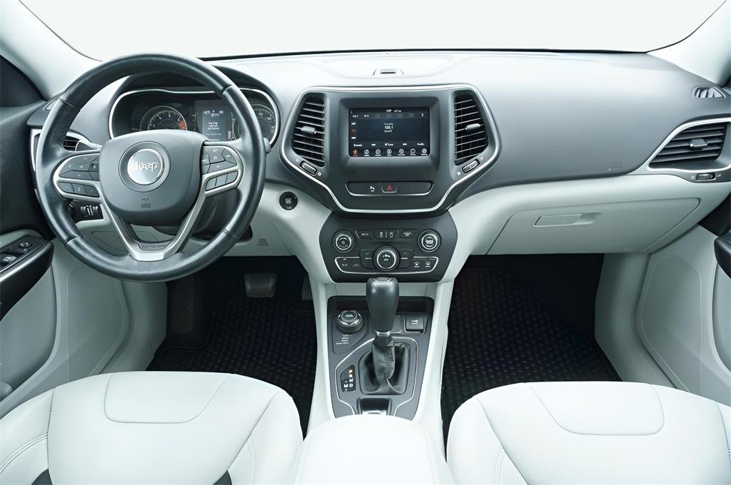 used 2020 Jeep Cherokee car, priced at $18,555