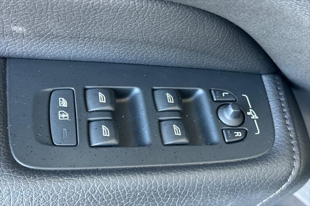 used 2020 Volvo XC60 car, priced at $29,400