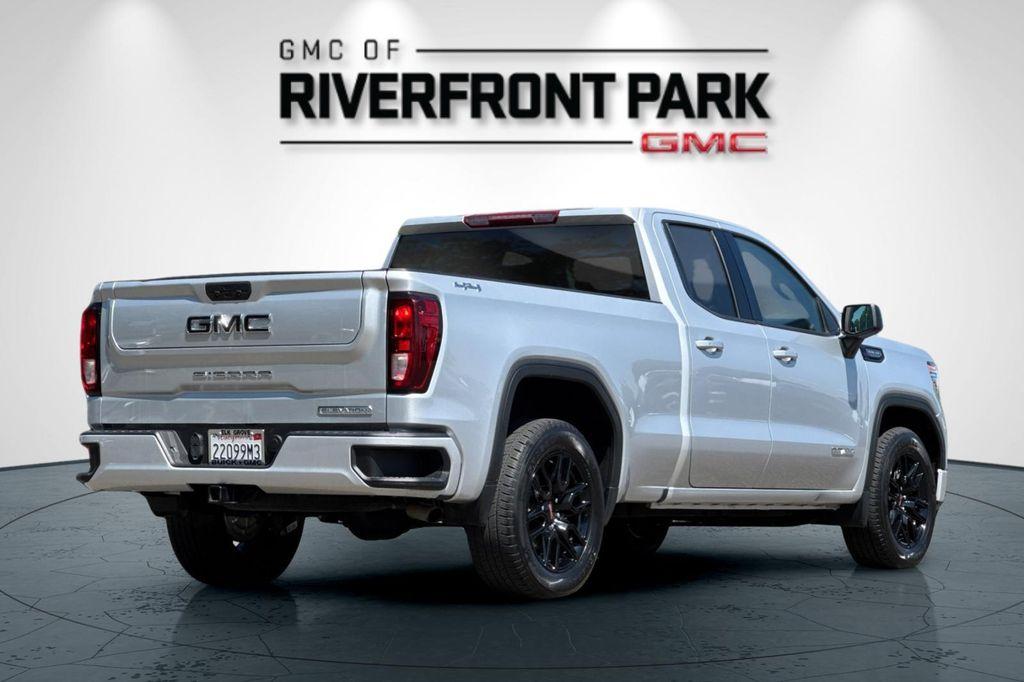 used 2022 GMC Sierra 1500 car, priced at $35,300