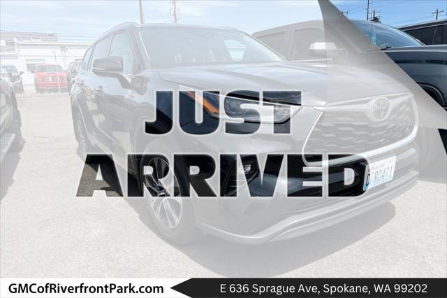 used 2021 Toyota Highlander car, priced at $36,900