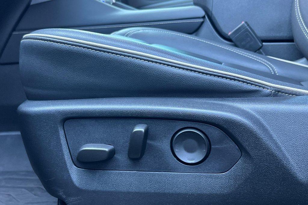 used 2024 GMC Yukon car, priced at $66,400