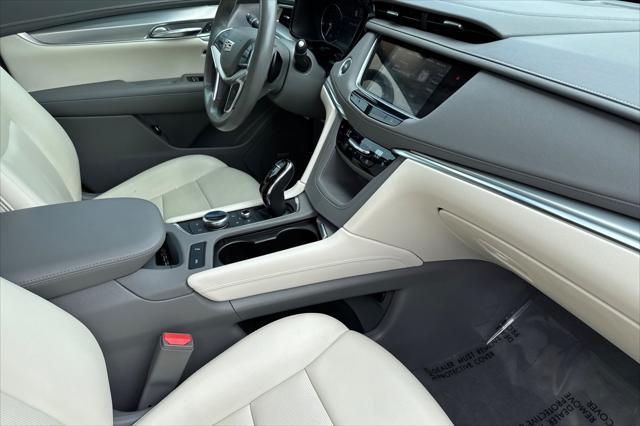 used 2022 Cadillac XT5 car, priced at $34,995
