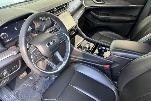 used 2023 Jeep Grand Cherokee car, priced at $32,200