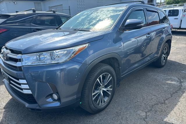 used 2018 Toyota Highlander car, priced at $26,995