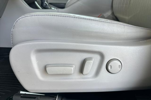 used 2018 Toyota Highlander car, priced at $26,995