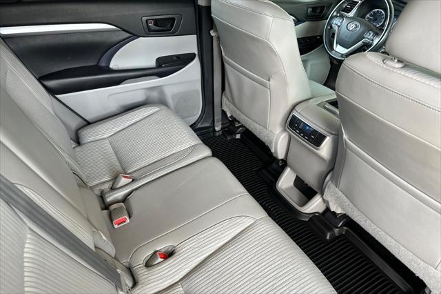 used 2018 Toyota Highlander car, priced at $26,995