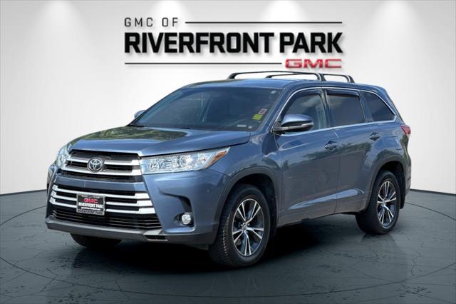used 2018 Toyota Highlander car, priced at $26,995