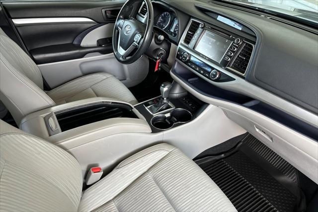 used 2018 Toyota Highlander car, priced at $26,995