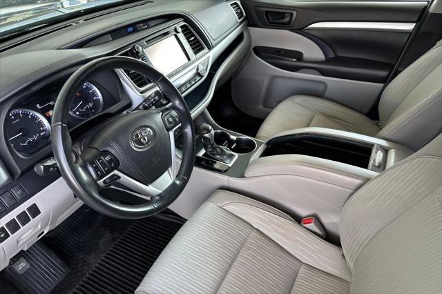 used 2018 Toyota Highlander car, priced at $26,995