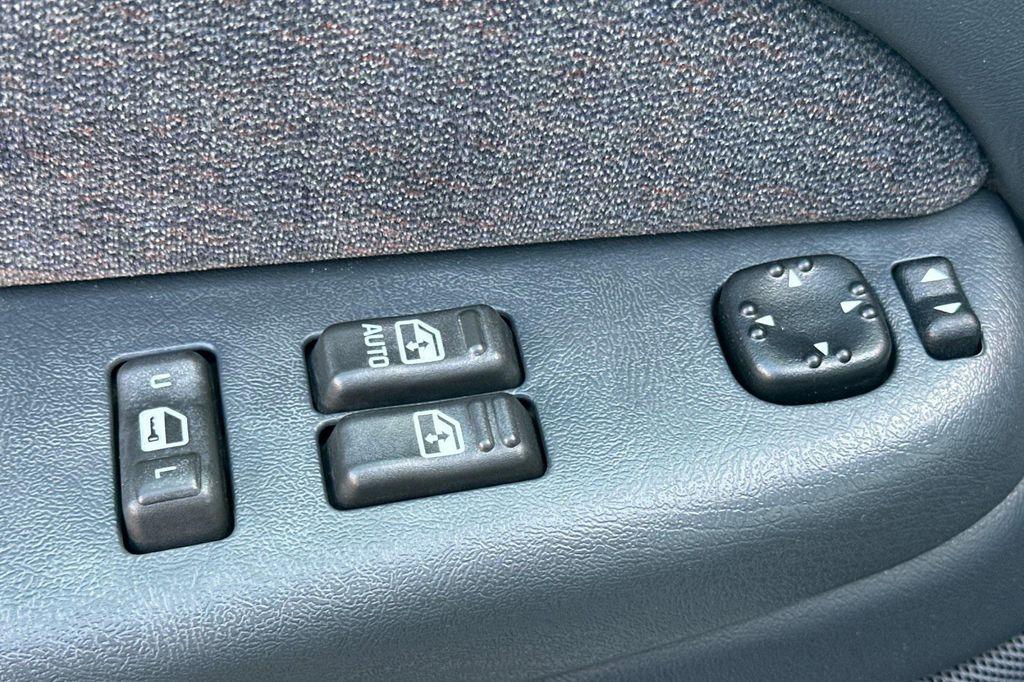 used 2001 GMC Sierra 2500 car, priced at $12,000