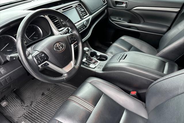 used 2019 Toyota Highlander car, priced at $29,400