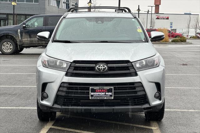 used 2019 Toyota Highlander car, priced at $29,400