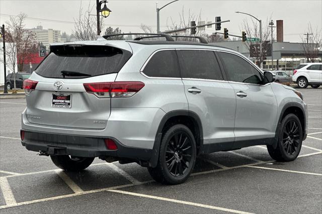 used 2019 Toyota Highlander car, priced at $29,400