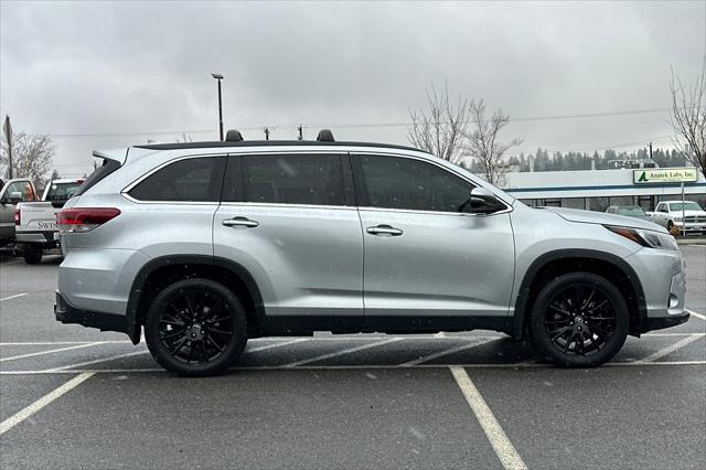 used 2019 Toyota Highlander car, priced at $29,400