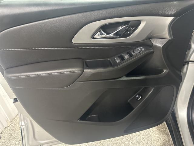 used 2022 Chevrolet Traverse car, priced at $25,990