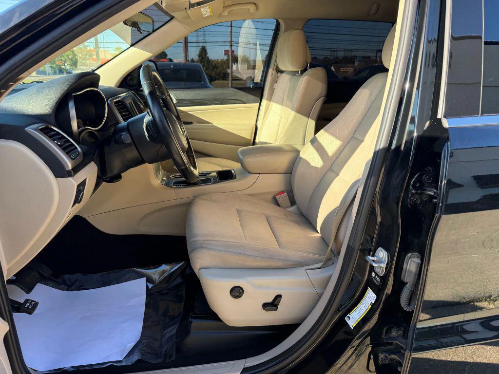used 2021 Jeep Grand Cherokee car, priced at $17,499