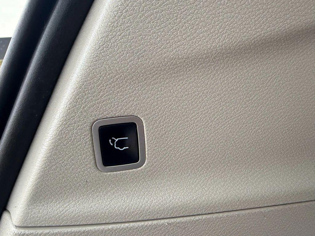 used 2020 Chrysler Pacifica car, priced at $18,350