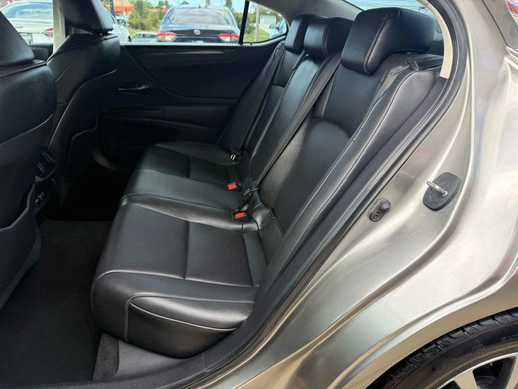 used 2020 Lexus ES 350 car, priced at $26,250