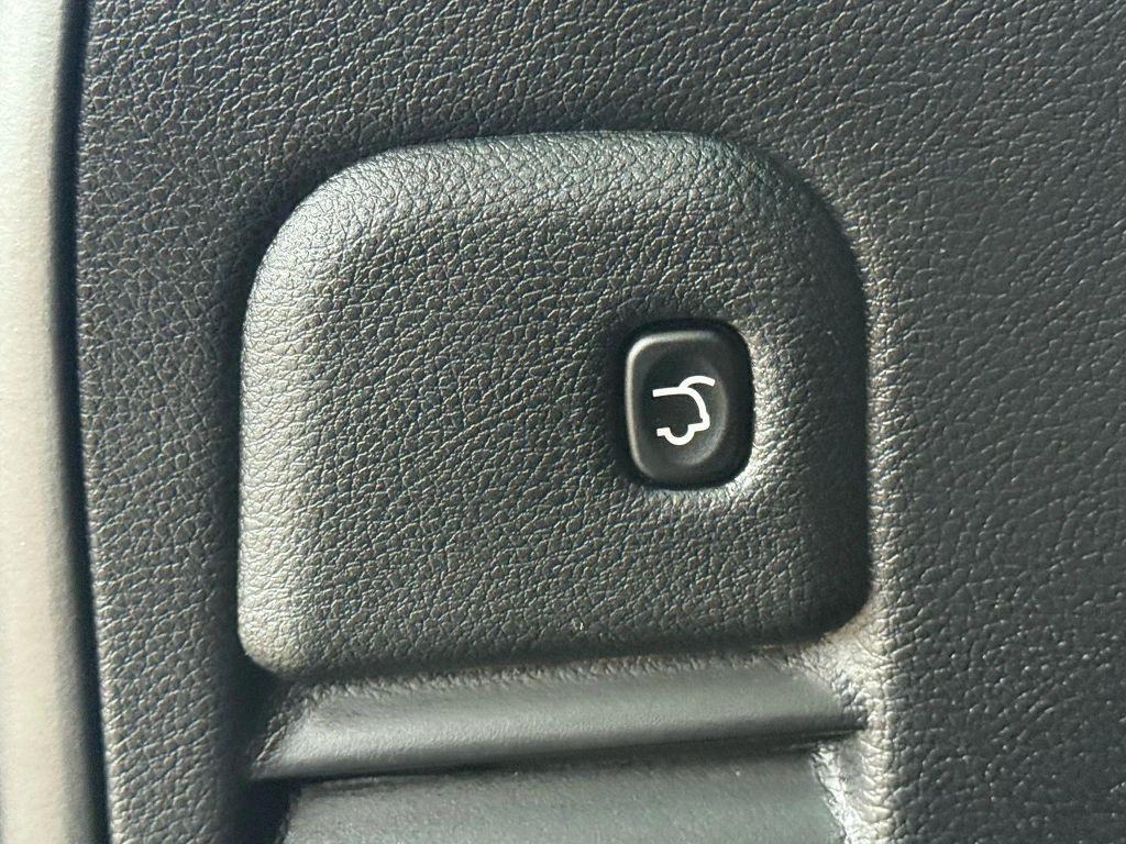 used 2021 Jeep Grand Cherokee car, priced at $19,499